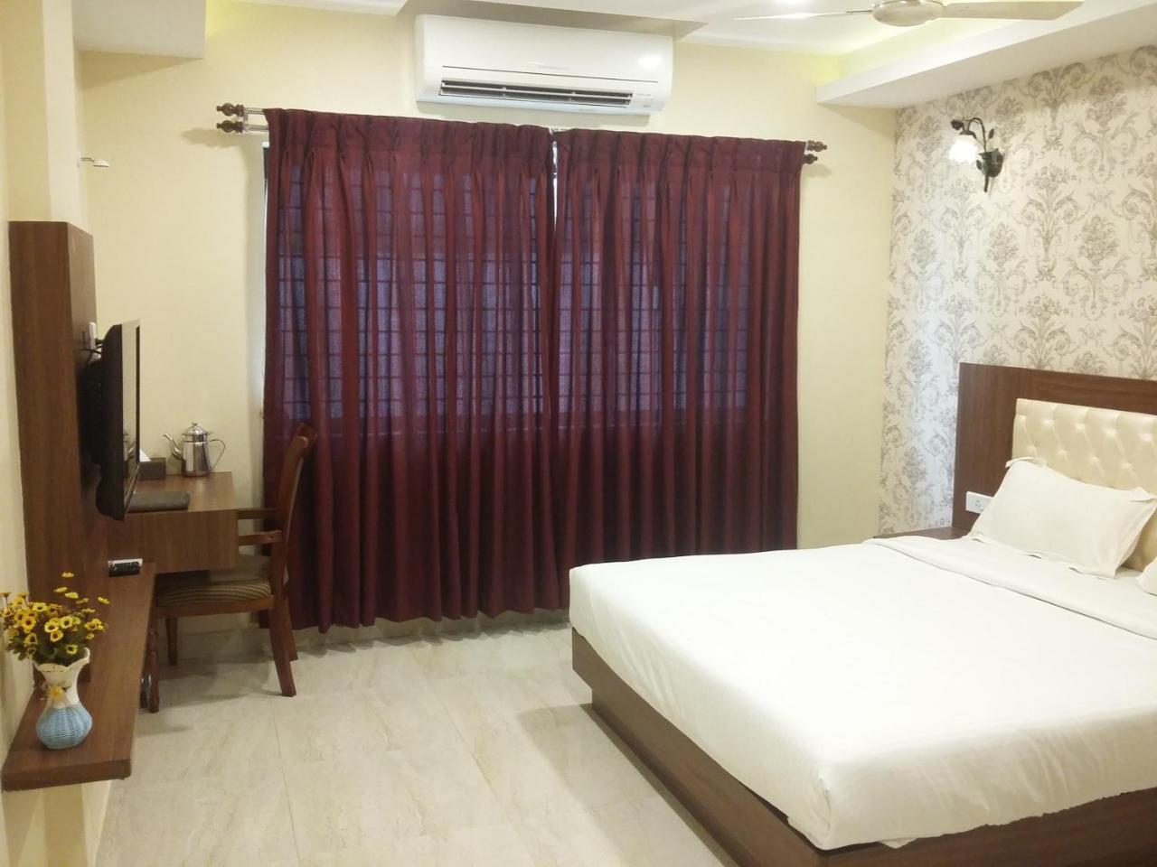 Hotel Mahalakshmi Residency Kolluru Exterior foto